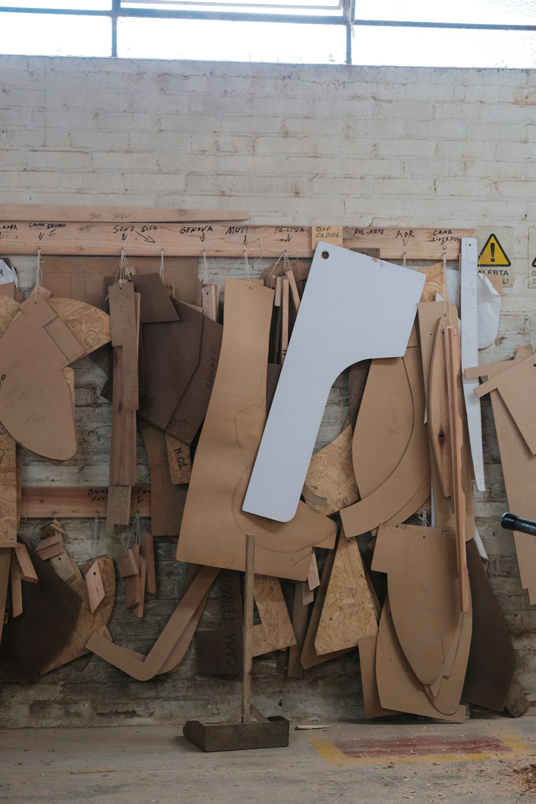 Officina artigianale di produzione sedie